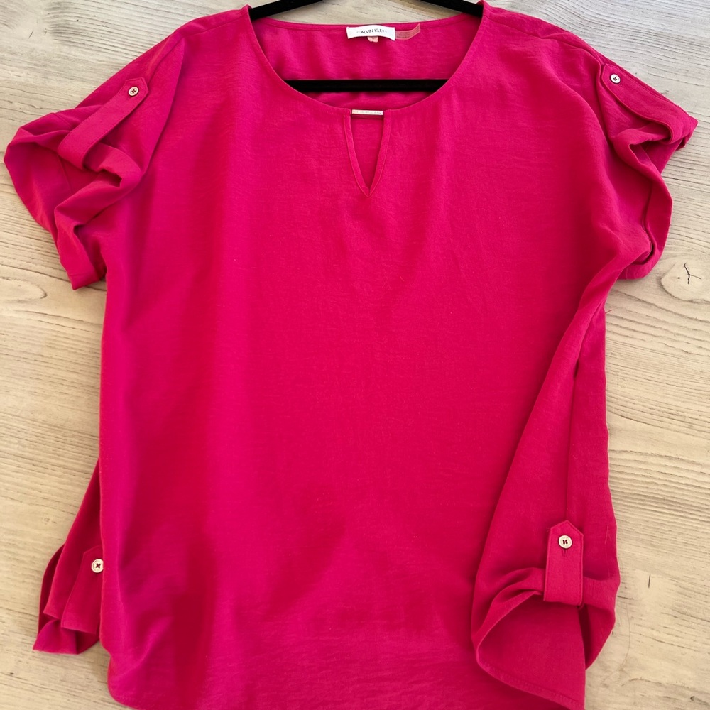 Calvin Klein size large women’s dress shirt